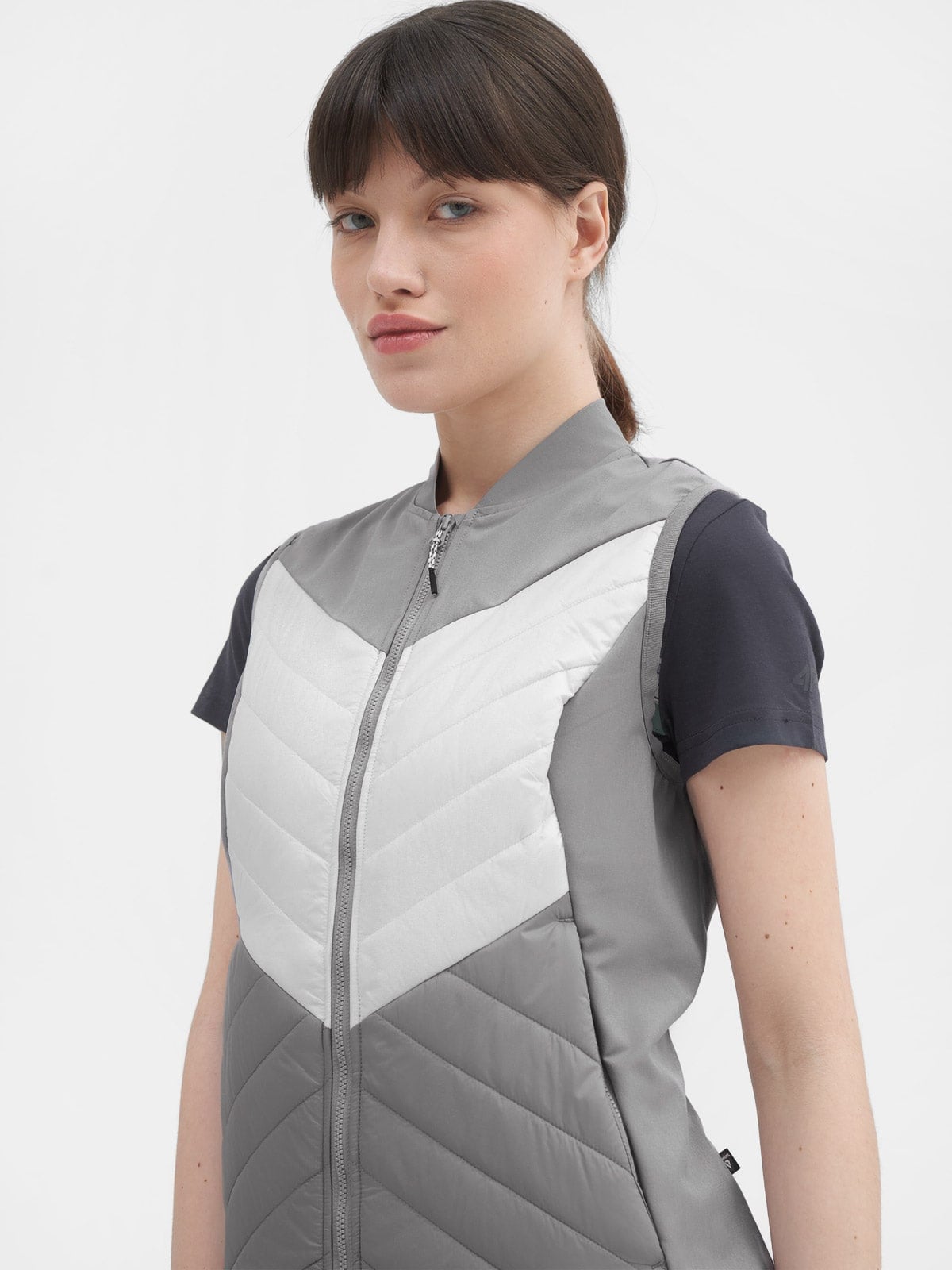 Dámska trekingová zatepľovacia vesta s výplňou PrimaLoft® Black Insulation Eco
